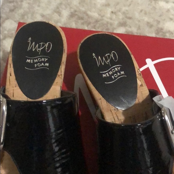 SOLD Impo sandals - Picture 6 of 13